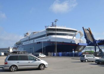 SuperSpeed 2 ligger nu på ubestemt tid ved Norgeskajen. Presse-fotos.dk.