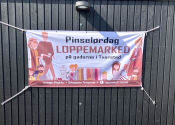 Der ventes mange mennesker til loppemarked i Tversted lørdag. Foto: Palle W. Nielsen