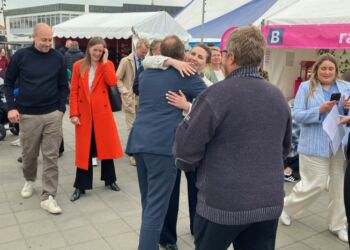 Mette Frederiksen og Martin Lidegaard mødes i Hirtshals. Foto: Palle W. Nielsen
