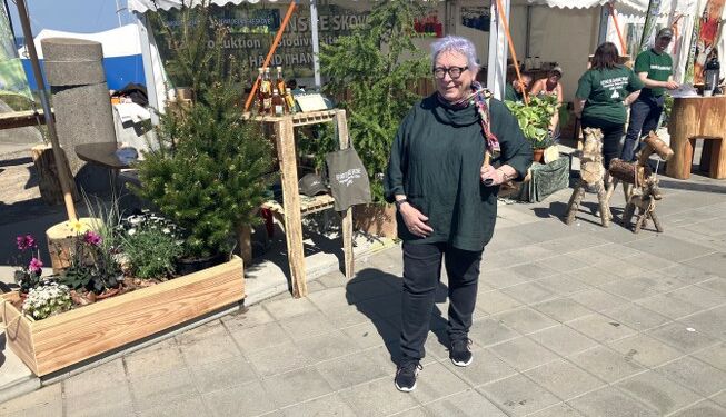 Formanden for Tversted  Borger- og Turistforeningen Birthe Østergaard roser Naturmødet. Foto: Palle W. Nielsen