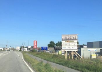 Big Dollar opføres ved det nye lyskryds ud for Jem & Fix ved Frederikshavnsvej i Hjørring. Foto: Palle W. Nielsen.