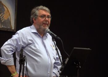 Formand Karlo Thomsen fra bestyrelsen ved Bindslev Ny Musikfestival. Foto: BNM.