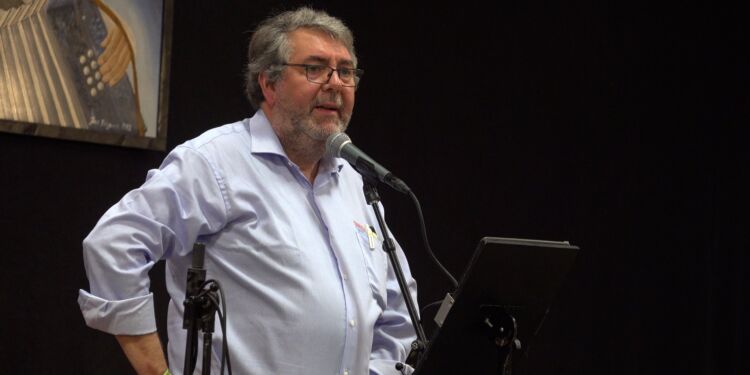 Formand Karlo Thomsen fra bestyrelsen ved Bindslev Ny Musikfestival. Foto: BNM.