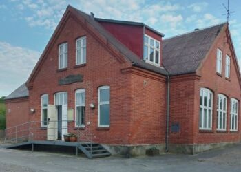 Lønstrup gl. Skole, Bugten 4 i Lønstrup huser på 1. salen lokalhistorisk arkiv for Lønstrup, Skallerup og Vennebjerg.