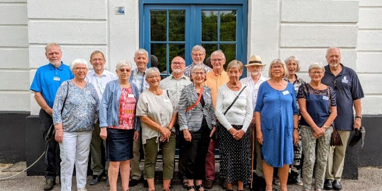 17 tidligere elever fra Sindal Realskole årgang 1963 til gensynsfest.