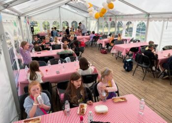 Appetitten er stor efter munter leg i Fun-Park. Foto: Niels Skipper.