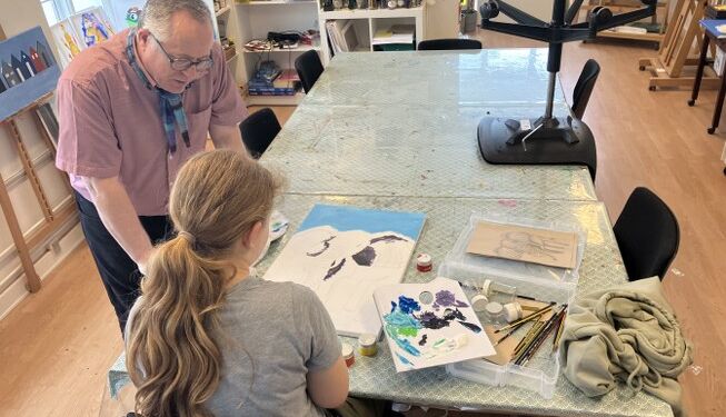 Den lokale kunstner Brian Lykke ejer og underviser på Hjørring Ny Kunstskole. 
Foto: Palle W. Nielsen