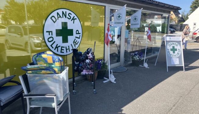 Du støtter også Dansk Folkehjælp, når du handler i den flotte genbrugsbutik.
Foto: Palle W. Nielsen