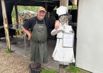 Allan Kristensen fra Fun-Park afholder vildtaftener hver onsdag i juli måned. Foto: Niels Chr. Jakobsen.