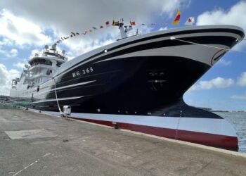 HG 265 Asbjørn ved kajen til åbent skib i Hirtshals Havn. Foto: Niels Chr. Jakobsen.