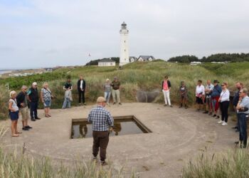 Formidlingschef Jens-Christian Hansen under en rundvisning ved Bunkermuseet i Hirtshals. Foto: VHM.