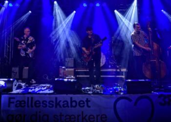 Jump and the Blue Note bidrog søndag til den gode stemning i teltet på Sydvestkajen. Foto: MUT.
