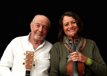 Lasse & Mathilde kommer til Løkken for at give koncert i Kaosfabrikken.
