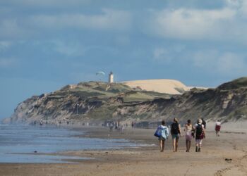 Rubjerg Knude set fra stranden ved Løkken. Foto: Birthe Nesgaard Johansen.