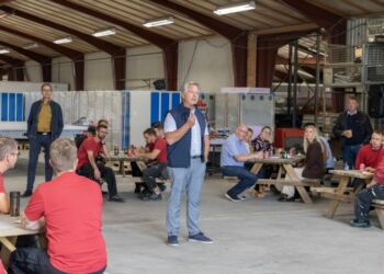 Ejer Todd Hilde og bag ham direktør Anders Hornebo. Foto: Scanvogn.