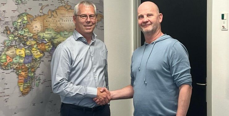 Hans Henrik Dybro Jensen (tv) ses her sammen med Claus Rask Boddum. Foto: Seamar Scandinavia.