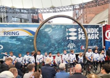 Farvel og god tur på Springvandspladsen onsdag aften. Foto: Dorthe Nelleberg