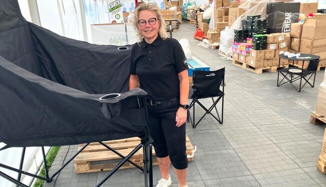 Stol på Lone fra A-Z, som har en pop up-butik i det store eventområde til Dana Cup. Foto: Palle W. Nielsen.