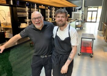 Kokkefaget er både hektisk, spændende og sjovt, mener både Uffe og Martin. Foto: Palle W. Nielsen