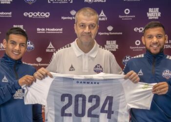 Marcello Magalhaes ses her mellem Alexandre Carpes og Joao Pedro Cougo. Foto: Arkiv.