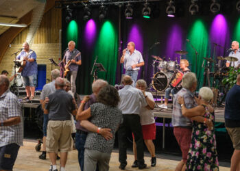 Som altid får The Irish Waterfalls hurtigt folk ud på dansegulvet, hvilket med garanti også bliver tilfældet torsdag aften til Bindslev Ny Musikfestival. Foto: Arkiv.