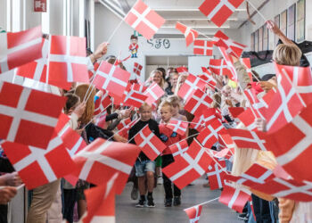 Velkommen alle nye børn til 0. klasse ønskes af børnene i 1., 2. og 3. klasserne.