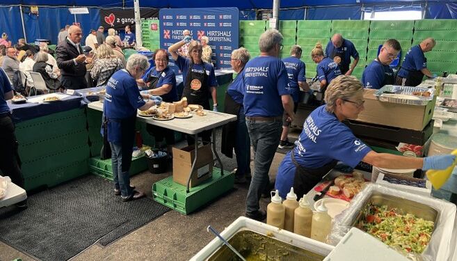 Frivillige trækker på samme hammel i fælleskab. Foto (arkiv): Niels Skipper.