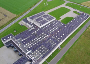 Solcelleanlæg på taget hos virksomheden i Vrå. Foto: Fynbo Foods A/S.