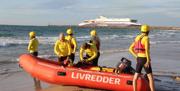 Her er det heldigvis kun en redningsøvelse ved Husmoderstrandeni Hirtshals. Foto (arkiv): Niels Skipper.