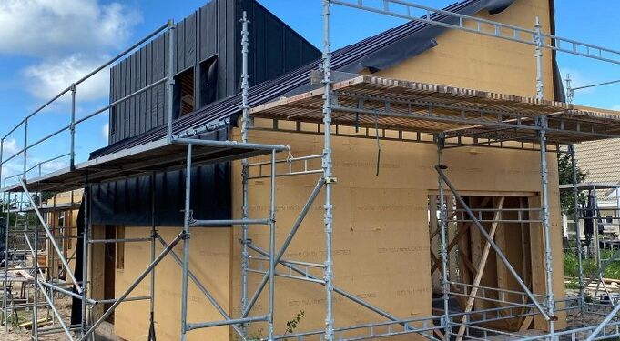 Byggeriet skrider fremad i Tversted. Foto: Dorthe Hansen.