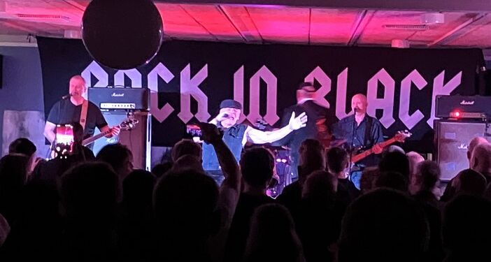 Back In Black spiller AC/DC-musik til meget høje karakterer. Arkivfoto fra 27.12.22: Palle W. Nielsen