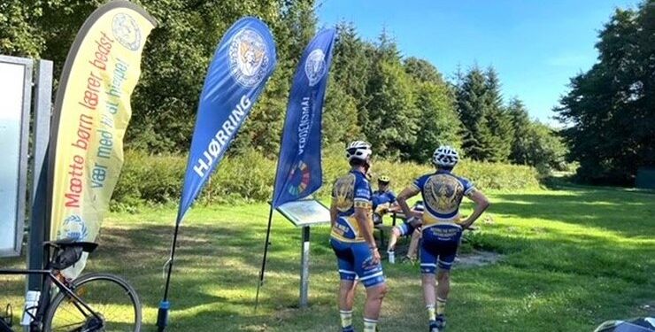 Cykelturen Mowing the world på Hjul er begyndt i Skagen og fortsætter den 12. august klokken cirka 11.30 fra Bindslev Stadion. Pressefoto