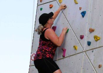 Mette Brath var før tilskadekomsten en aktiv sportspige med frisørsalon i Hjørring. Foto: Privat.