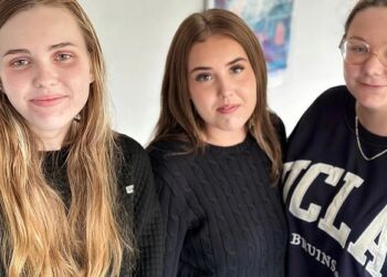 Mathilde, Jasmin og Simone er alle netop startet på EUD-uddannelsen på EUC Nord i Hjørring. Her er de blevet en del af et norsk pilotprojekt, der skal træne dem i mod. Foto: Henriette Maj Pedersen.