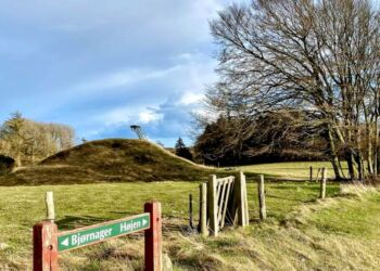 Mosbjergs bakkede landskab.