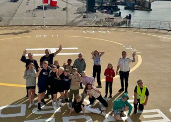 Skoleelever på virksomhedsbesøg hos Fjord Line i forbindelse med Ungegarantien. Foto: Arkiv.