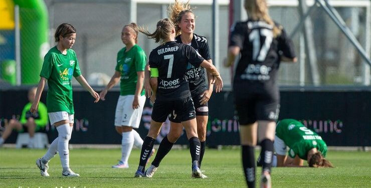lade Kolding-spillere. Fortuna-spillerne forstod slet ikke, at de var kommet bagefter. Foto: Jess M. Madsen.
