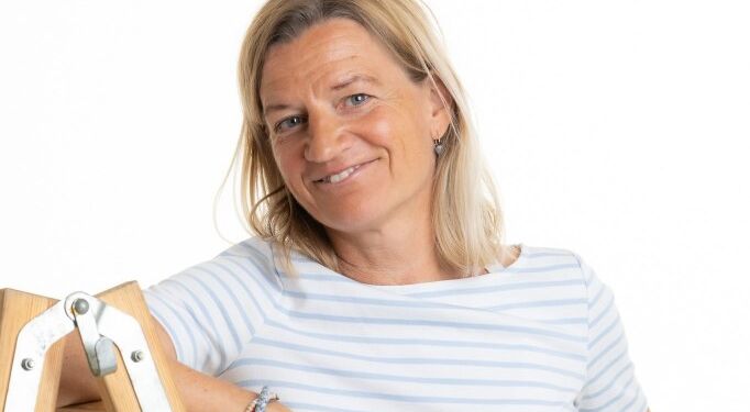 Underviser Helle Møller Riis fra firmaet Tekstdesigner holder forfatterkursus på Vrå Højskole.