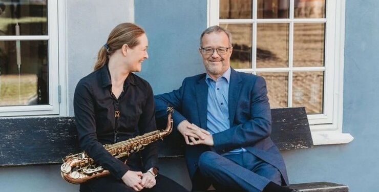 Saxofonist Pia Munch og organist Peter Schüsler giver koncert i Uggerby Kirke. Privatfoto