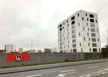 Central Park Living har nået toppen og afventer to sidebygninger oven på fætteren.
Foto: Palle W. Nielsen