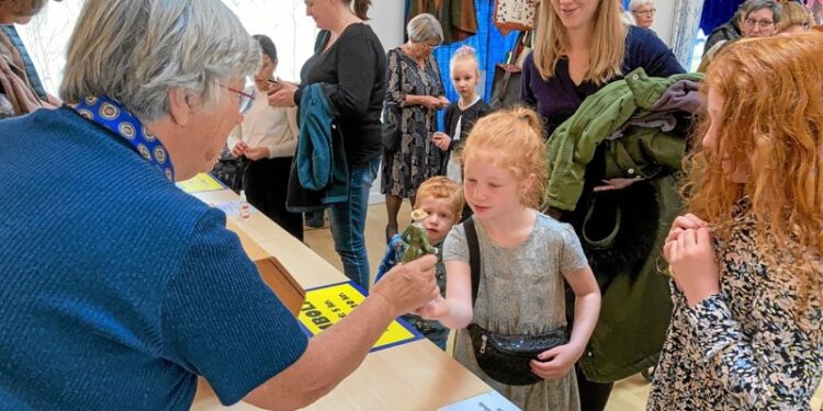 Basaren i Sognegården byder på mange aktiviteter blandt andet en stor tombola med mange fine gevinster. Arkivfoto.