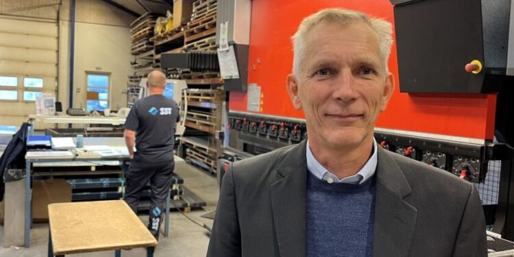CEO Anders M. Davidsen i en af SST Enclosures’s produktionshaller, der næste år afløses af en helt ny fabrik. Foto: Erhverv Hjørring.