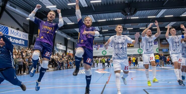 Jubel blandt spillerne hos Hjørring Futsal klub. Foto: Jacob Strandeng.