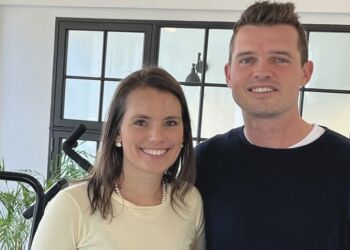 Luise og Mathias Kyhnau Moltsen i FYSION - Mathias’ klinik i Løkken. Foto: Claus Dindler.