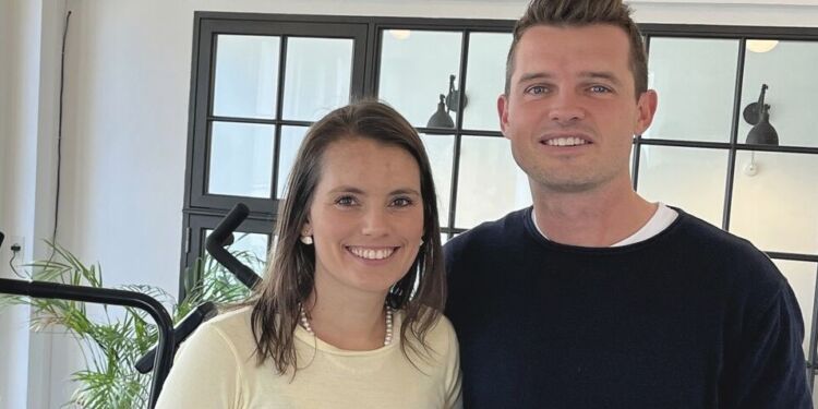 Luise og Mathias Kyhnau Moltsen i FYSION - Mathias’ klinik i Løkken. Foto: Claus Dindler.