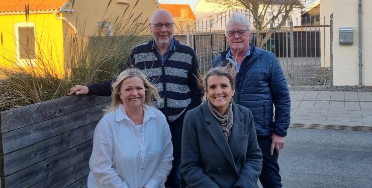 Sarah fra Montra Skaga, Pia fra Spar, Tommy fra Høj Data og Poul fra Ostemanden er klar til messe. Lene fra Havkyst kom ikke med på billedet. Foto: HHE.