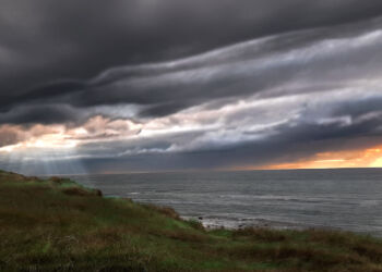 Himmel og hav ved Hirtshals. Foto (arkiv): Henrik Woodpek.