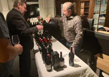 Købmanden er klar til endnu en vinsmagning på Restaurant Tannishus. Arkivfoto: Palle W. Nielsen