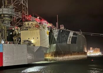 Zafiro Producer ses til højre på billedet her fra Kanal Frederikshavn.