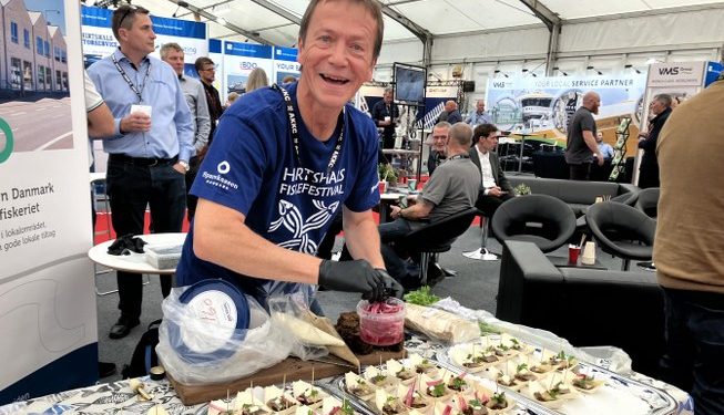 Her er det Ole Kjærsgaard Nielsen fra Nordsøen Oceanarium repræsenterede Hirtshals Fiskefestival på DanFish 2023. Foto (arkiv): Palle W. Nielsen.